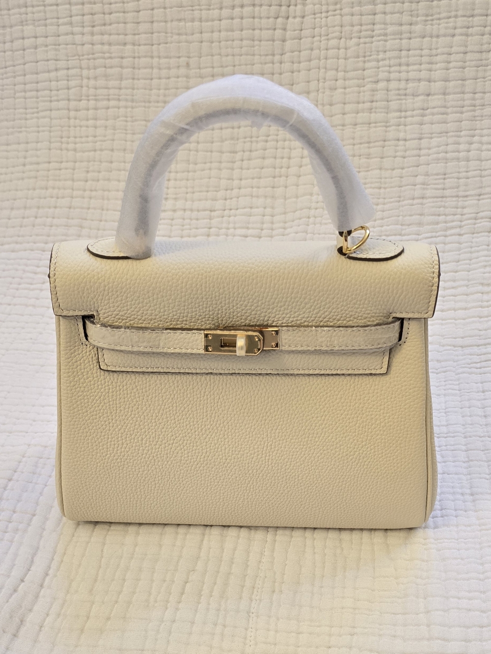 Elegant Cream Leather Top-Handle Shoulder/Crossbody Bag